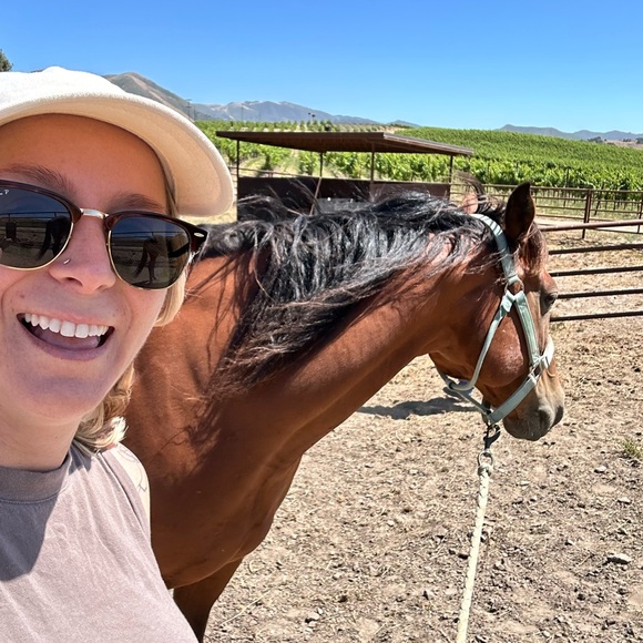 Meet your Posher, Alisa - Picture 1 of 4